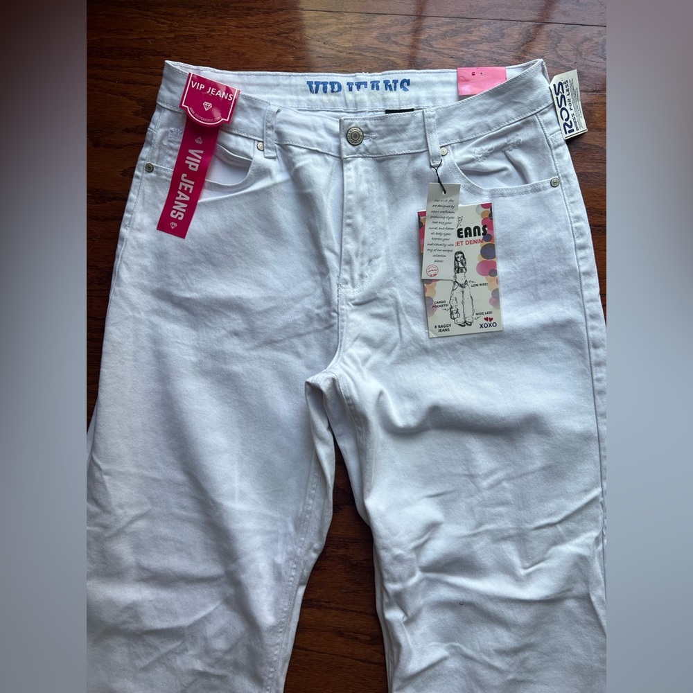 NWT VIP White Denim Jeans with Blue Inner Waist Print - Picture 2 of 4